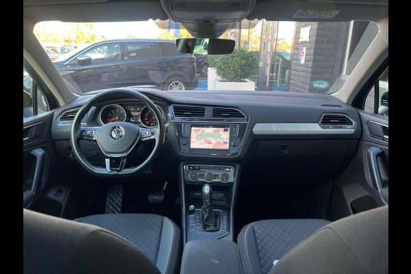 Volkswagen Tiguan 1.4 TSI Comfortline R-Line, Automaat, Camera, CarPlay, Trekhaak, Pano