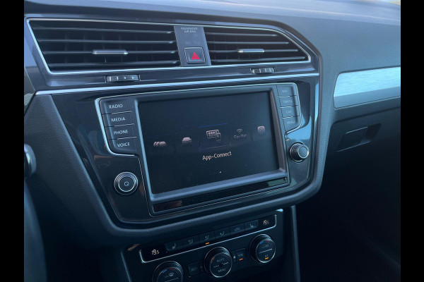 Volkswagen Tiguan 1.4 TSI Comfortline R-Line, Automaat, Camera, CarPlay, Trekhaak, Pano
