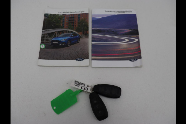 Ford Focus 1.0 EcoBoost Hybrid Titanium X | Automaat | Trekhaak | Stoelverwarming | Adaptive cruise | Camera | Carplay | Stuurverwarming | Navigatie | Full LED | Keyless