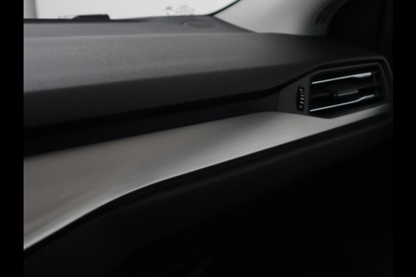 Ford Focus 1.0 EcoBoost Hybrid Titanium X | Automaat | Trekhaak | Stoelverwarming | Adaptive cruise | Camera | Carplay | Stuurverwarming | Navigatie | Full LED | Keyless