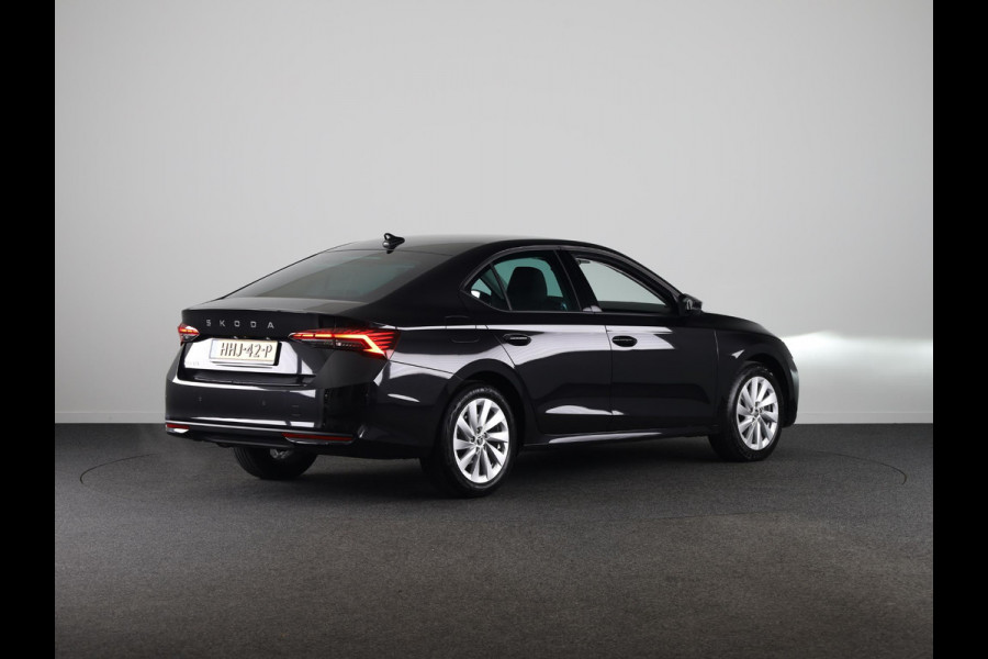 Škoda Octavia Business Edition 1.5 TSI M-HEV 115pk DSG 115pk DSG | Private lease vanaf 731,-- | Parkeercamera | 17 inch Lichtmetalen velgen |  Verwarmbare voorstoelen | 13 inch display | Adaptieve Cruise Control