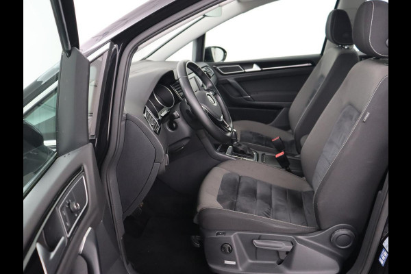 Volkswagen Golf Sportsvan 1.4 TSI Highline | Automaat | Stoelverwarming | Adaptive cruise | Navigatie | Parkeerhulp | Climate control | Bluetooth