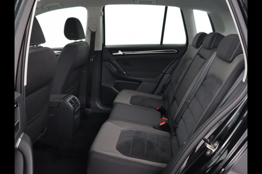 Volkswagen Golf Sportsvan 1.4 TSI Highline | Automaat | Stoelverwarming | Adaptive cruise | Navigatie | Parkeerhulp | Climate control | Bluetooth