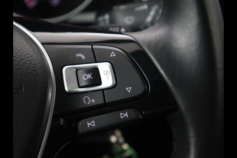 Volkswagen Golf Sportsvan 1.4 TSI Highline | Automaat | Stoelverwarming | Adaptive cruise | Navigatie | Parkeerhulp | Climate control | Bluetooth