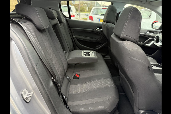 Peugeot 308 1.2 PureTech Blue Lease Executive 2e Eigenaar,Pano,Navi,110pk,Dealer Onderhouden,Clima,Cruise,Pdc V+A,Distributie vv 11-2024,N.A.P,Lm velgen,Apk tot 04-2026