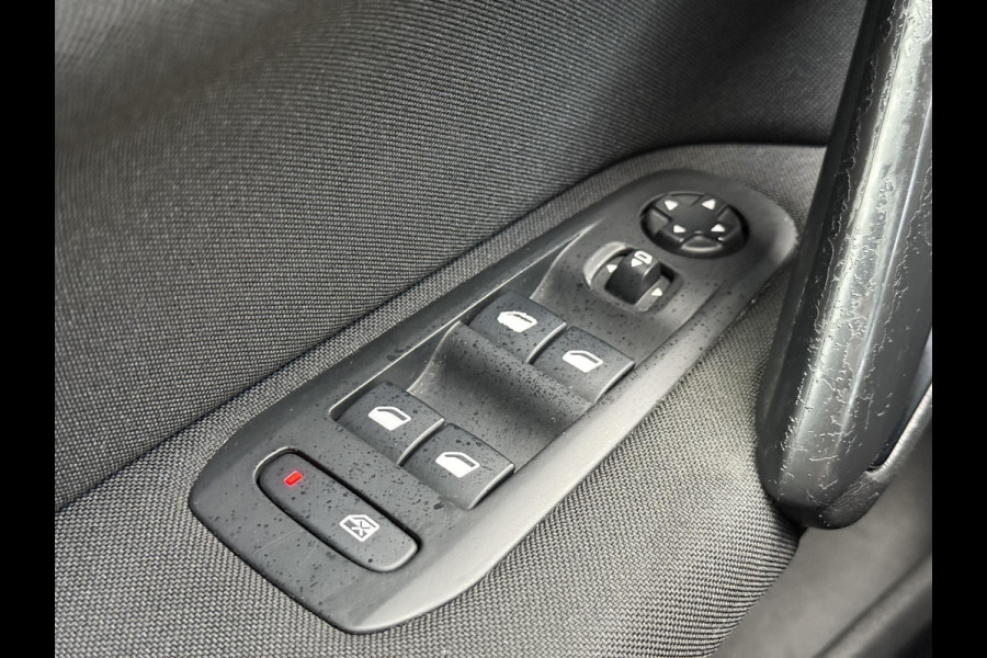 Peugeot 308 1.2 PureTech Blue Lease Executive 2e Eigenaar,Pano,Navi,110pk,Dealer Onderhouden,Clima,Cruise,Pdc V+A,Distributie vv 11-2024,N.A.P,Lm velgen,Apk tot 04-2026