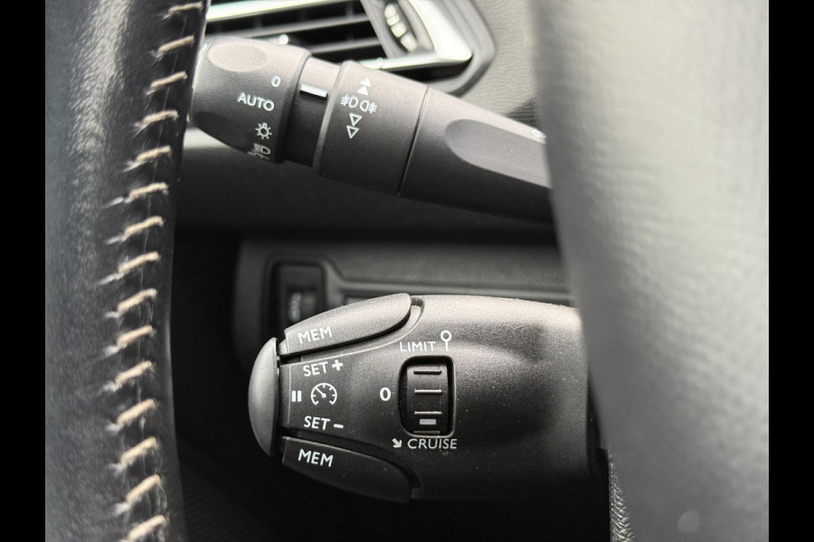 Peugeot 308 1.2 PureTech Blue Lease Executive 2e Eigenaar,Pano,Navi,110pk,Dealer Onderhouden,Clima,Cruise,Pdc V+A,Distributie vv 11-2024,N.A.P,Lm velgen,Apk tot 04-2026