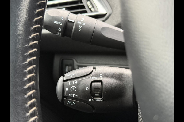 Peugeot 308 1.2 PureTech Blue Lease Executive 2e Eigenaar,Pano,Navi,110pk,Dealer Onderhouden,Clima,Cruise,Pdc V+A,Distributie vv 11-2024,N.A.P,Lm velgen,Apk tot 04-2026