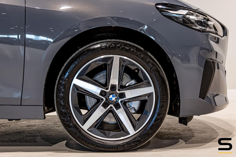 BMW 2 Serie Active Tourer 220i|NAP|Trekhaak|Leder|HUD|1eig