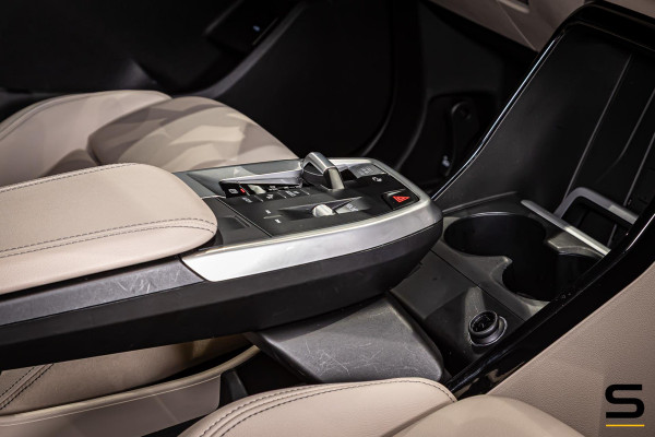 BMW 2 Serie Active Tourer 220i|NAP|Trekhaak|Leder|HUD|1eig