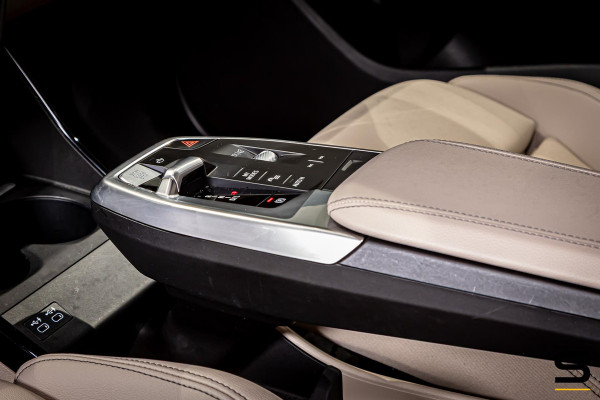 BMW 2 Serie Active Tourer 220i|NAP|Trekhaak|Leder|HUD|1eig