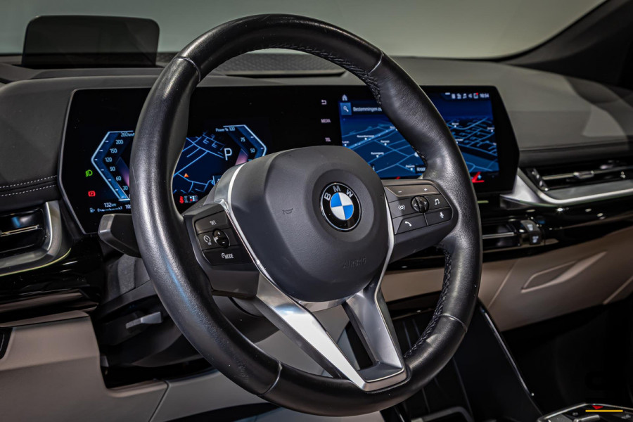 BMW 2 Serie Active Tourer 220i|NAP|Trekhaak|Leder|HUD|1eig