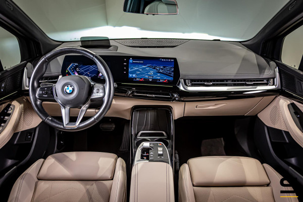 BMW 2 Serie Active Tourer 220i|NAP|Trekhaak|Leder|HUD|1eig
