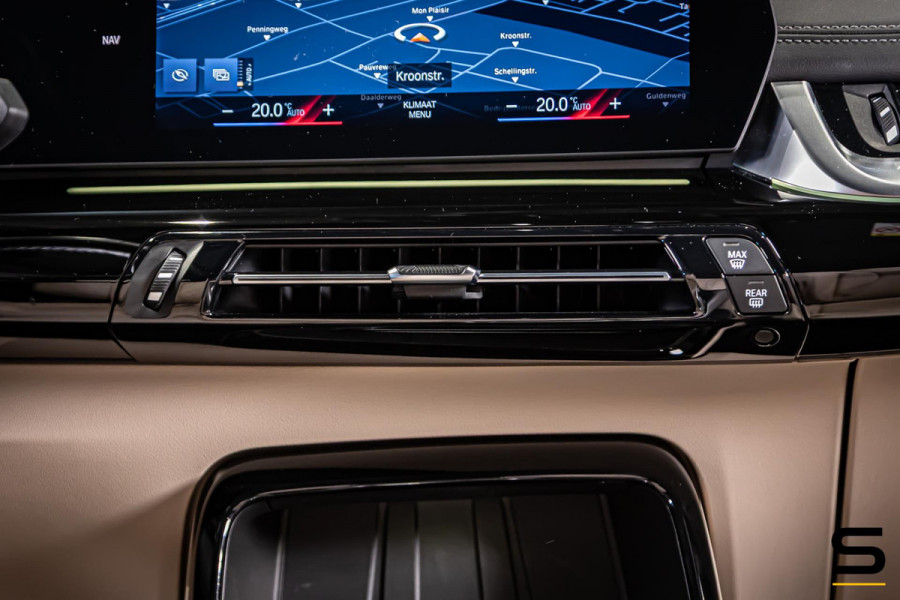 BMW 2 Serie Active Tourer 220i|NAP|Trekhaak|Leder|HUD|1eig