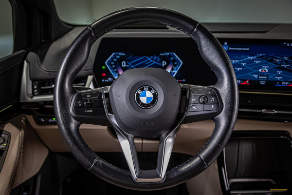 BMW 2 Serie Active Tourer 220i|NAP|Trekhaak|Leder|HUD|1eig