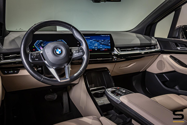 BMW 2 Serie Active Tourer 220i|NAP|Trekhaak|Leder|HUD|1eig