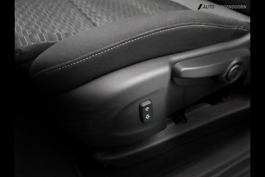 Opel Astra 1.2 Sportive edition 130PK (APPLE CARPLAY,LED,CAMERA,NAVIGATIE,SPORTSTOELEN,CLIMATE,CRUISE,PARKEERSENSOREN,LM-VELGEN)