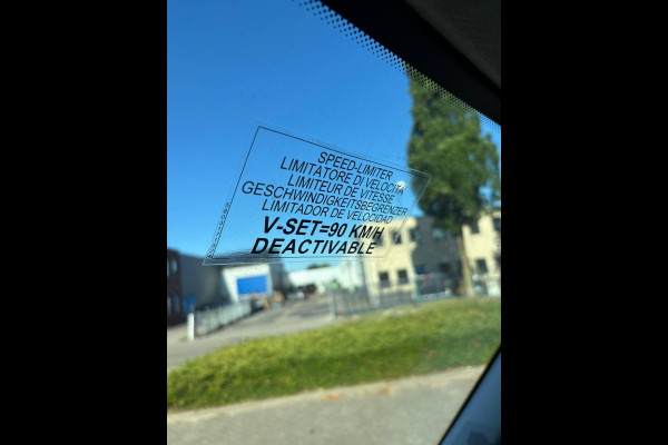 Iveco Daily 35S18HA L4H2 16M3 180PK KOELWAGEN KOELER KOEL KüHLWAGEN KüHLKOFFER FRIGO (ZIE OPMERKINGEN) NAVIGATIE ADAPTIVE CRUISE CONTROL LED  AIRCO ECC GEVEERDE BESTUURDERSSTOEL 270 GRADEN ACHTERDEUREN