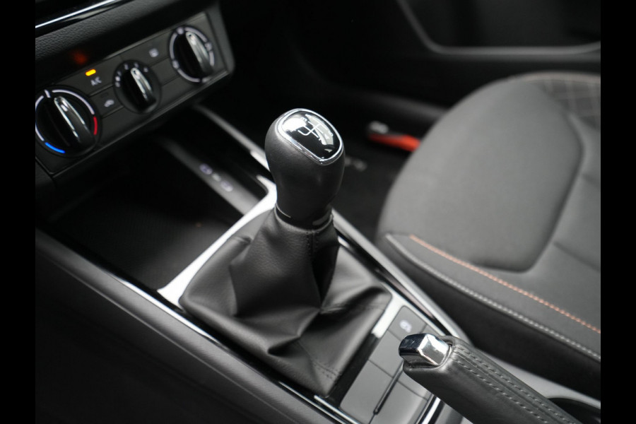 Škoda Kamiq 1.0 TSI 110pk Ambition Navi via app Camera Cruise Lm velgen 147