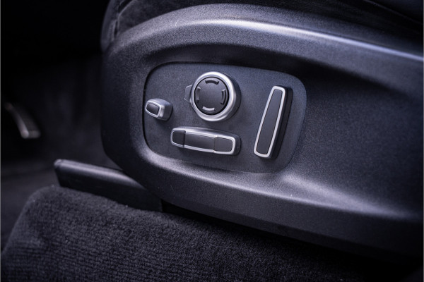 Land Rover Range Rover Sport P575 SVR Carbon Edition - Panorama | Meridian | Elek. Trekhaak | Memory | HUD