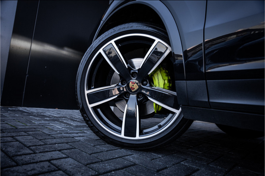 Porsche Cayenne Coupé 3.0 E-Hybrid - Sport Chrono + | Panorama | Stoelkoeling | Memory | 360 Camera