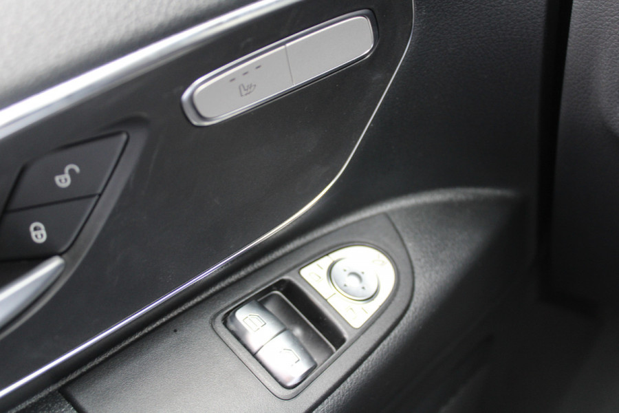 Mercedes-Benz Vito 114CDI L2 Pro - Distronic - 360 camera - Multibeam LED - Stoel&Stuurverwarming - Trekhaak 2500kg - Navigatie - Rijklaar