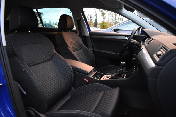 Škoda Superb Combi iV 218PK DSG HYBRID BUSINESS VIRTUAL/NAVI/TREKHAAK