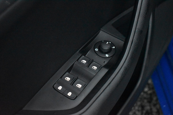 Škoda Superb Combi iV 218PK DSG HYBRID BUSINESS VIRTUAL/NAVI/TREKHAAK