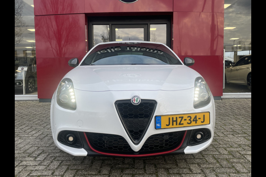 Alfa Romeo Giulietta 1.4 Turbo Sport | 18" Velgen | Carbon kit
