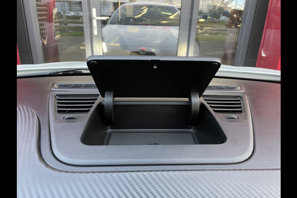 Alfa Romeo Giulietta 1.4 Turbo Sport | 18" Velgen | Carbon kit