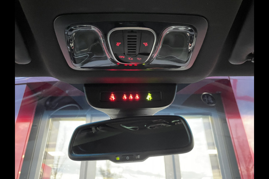 Alfa Romeo Giulietta 1.4 Turbo Sport | 18" Velgen | Carbon kit