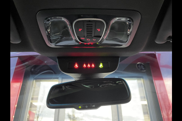 Alfa Romeo Giulietta 1.4 Turbo Sport | 18" Velgen | Carbon kit