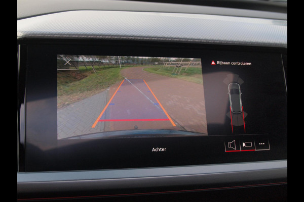 Audi Q4 e-tron 40 Launch edition Advanced Plus 77 kWh | Panoramadak | Camera | Trekhaak | Sfeerverlichting | Apple Carplay |