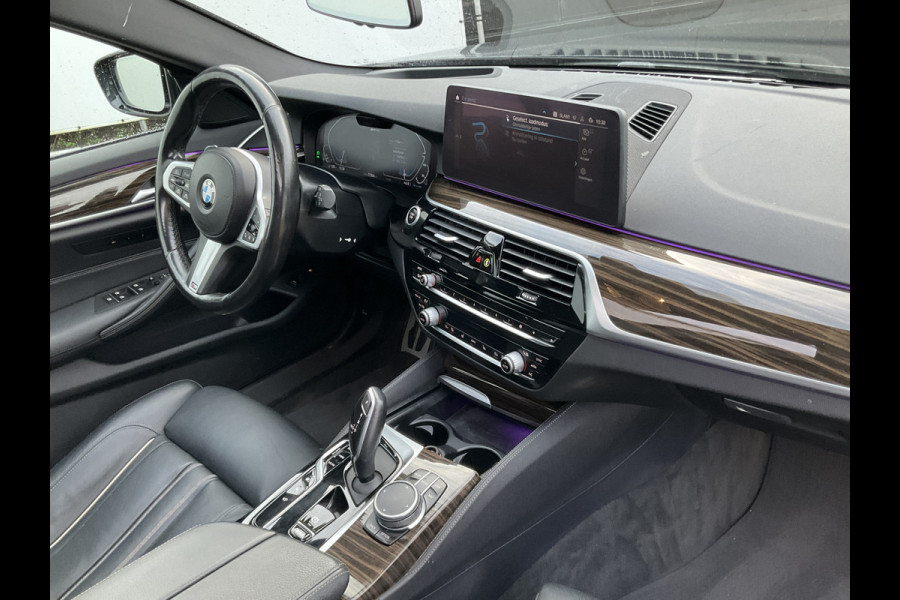 BMW 5 Serie Touring 530e xDrive M-sport HUD Laser Memory 4wielsturing Pano Business Edition Plus