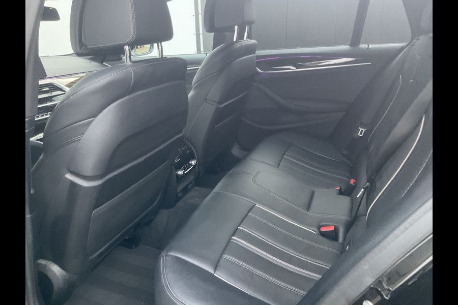 BMW 5 Serie Touring 530e xDrive M-sport HUD Laser Memory 4wielsturing Pano Business Edition Plus