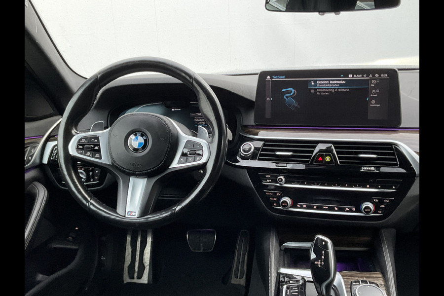 BMW 5 Serie Touring 530e xDrive M-sport HUD Laser Memory 4wielsturing Pano Business Edition Plus