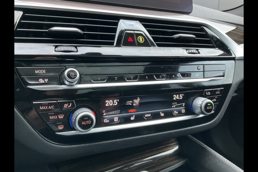BMW 5 Serie Touring 530e xDrive M-sport HUD Laser Memory 4wielsturing Pano Business Edition Plus