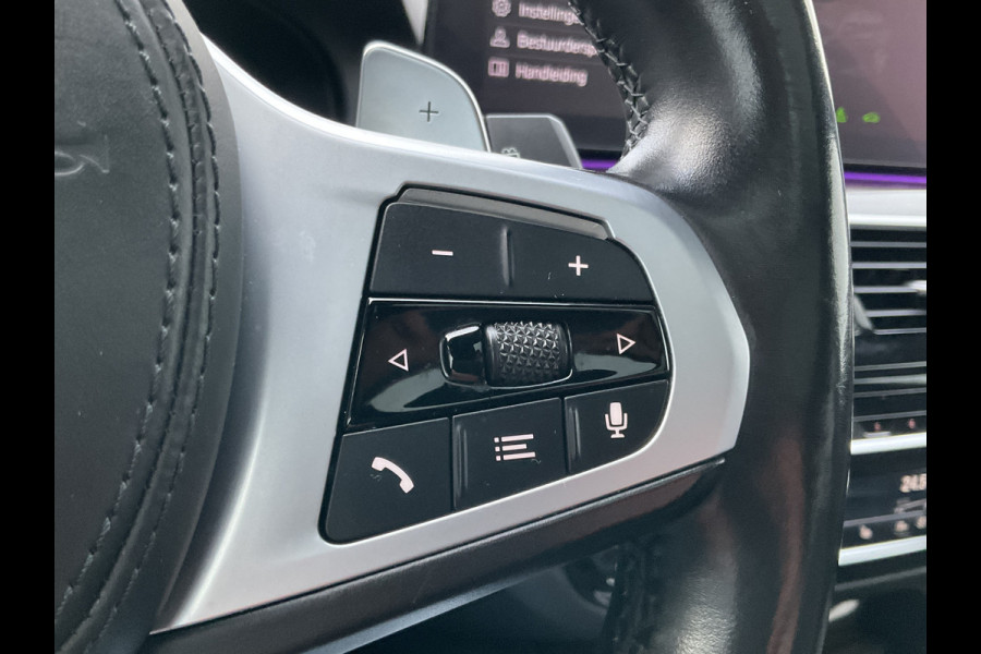 BMW 5 Serie Touring 530e xDrive M-sport HUD Laser Memory 4wielsturing Pano Business Edition Plus