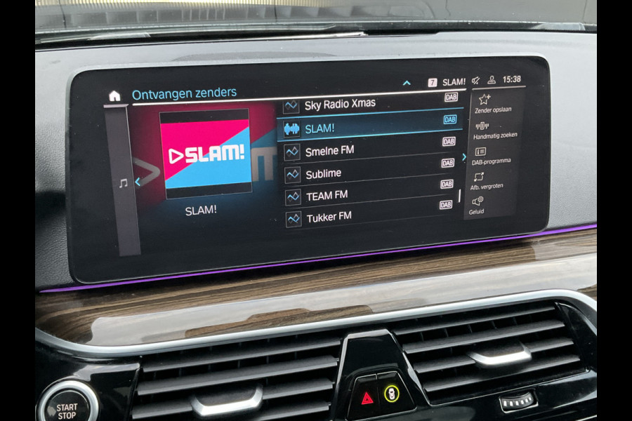 BMW 5 Serie Touring 530e xDrive M-sport HUD Laser Memory 4wielsturing Pano Business Edition Plus