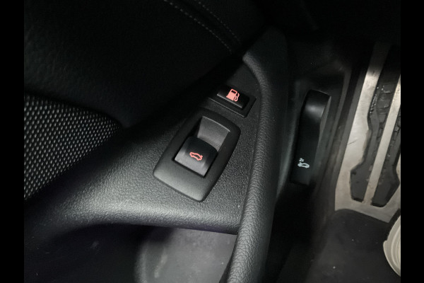 BMW 5 Serie Touring 530e xDrive M-sport HUD Laser Memory 4wielsturing Pano Business Edition Plus