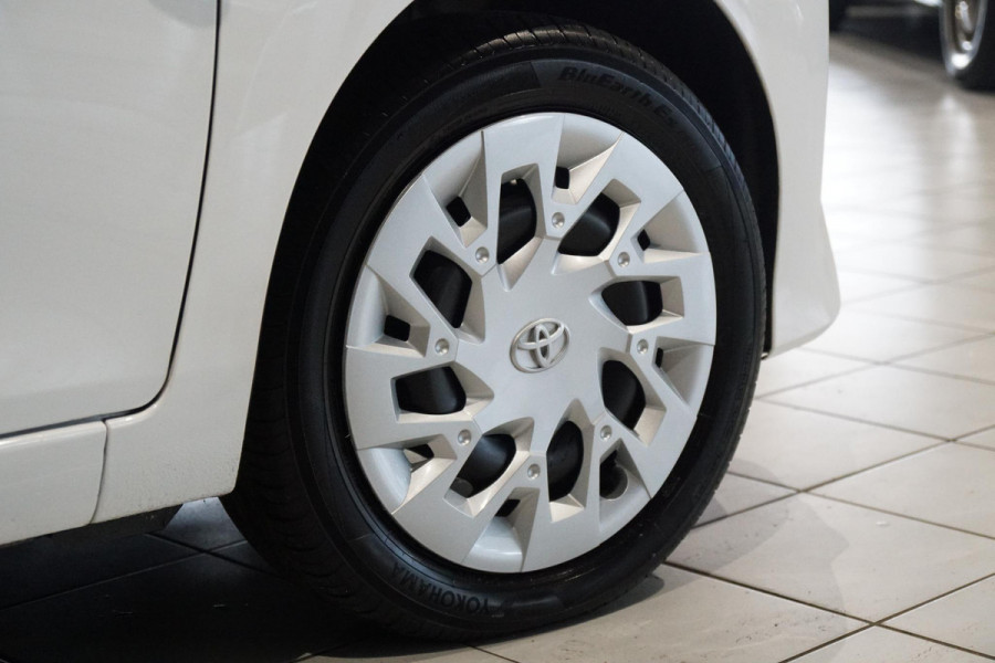 Toyota Aygo 1.0 VVT-i x-play Automaat + DEALER ONDERHOUDEN / CAMERA / APPLE CARPLAY