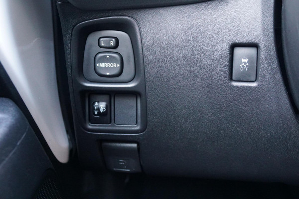 Toyota Aygo 1.0 VVT-i x-play Automaat + DEALER ONDERHOUDEN / CAMERA / APPLE CARPLAY