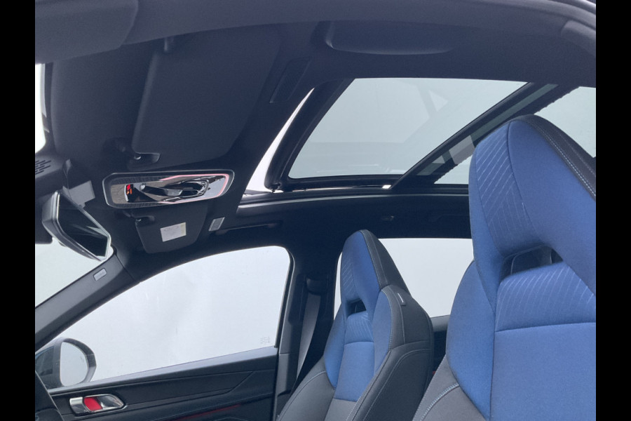 Lynk & Co 01 1.5 262PK PHEV Zwarte hemel 360° StoelVerw. Panoramadak Plug-in