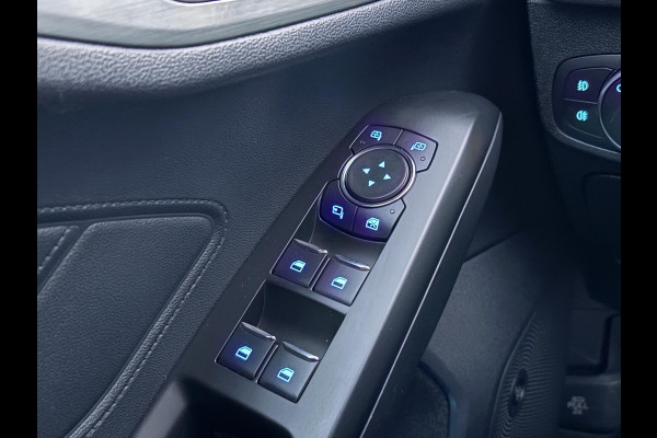 Ford Focus 1.0 EcoBoost Titanium Business 125pk | Full LED Koplampen | Adaptieve Cruise | Winterpack | 17 inch Lichtmetaal | Achteruitrijcamera