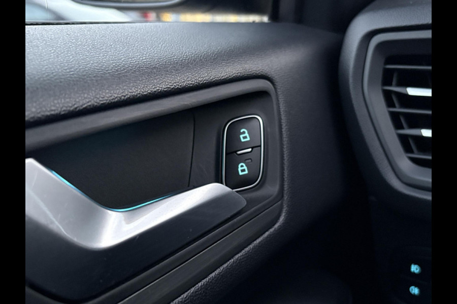 Ford Focus 1.0 EcoBoost Titanium Business 125pk | Full LED Koplampen | Adaptieve Cruise | Winterpack | 17 inch Lichtmetaal | Achteruitrijcamera