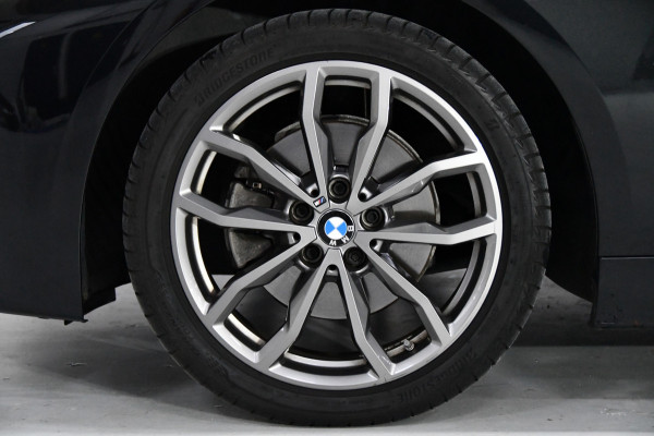 BMW 1-serie 118i High Executive, Pano, Sfeerverlichting, Applecarplay