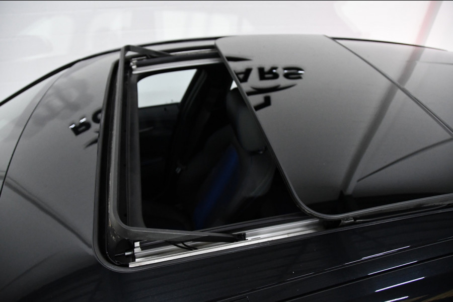 BMW 1-serie 118i High Executive, Pano, Sfeerverlichting, Applecarplay