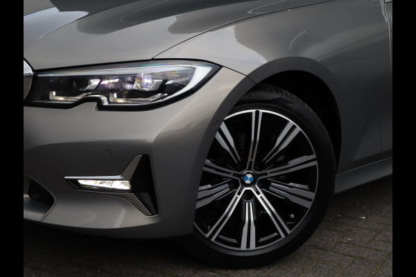 BMW 3 Serie Touring 318i Executive Luxury Line Automaat / Live Cockpit Professional / Trekhaak / Elektrisch Verstelbare Sportstoelen / LED / 18 Inch / Leder / Hifi / Chrome Line / DAB / Parkeersensoren voor+achter
