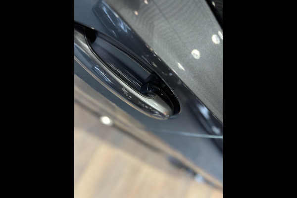 BMW 3 Serie Touring 330e High Executive M Sport Pakket Automaat / Panoramadak / Live Cockpit Professional / Stoelverwarming / Laser Light / 20" / M Performance Pack / Head-Up Display / Shadow Line / Extra Getint Glas