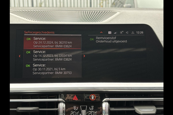 BMW 3 Serie Touring 330e High Executive M Sport Pakket Automaat / Panoramadak / Live Cockpit Professional / Stoelverwarming / Laser Light / 20" / M Performance Pack / Head-Up Display / Shadow Line / Extra Getint Glas